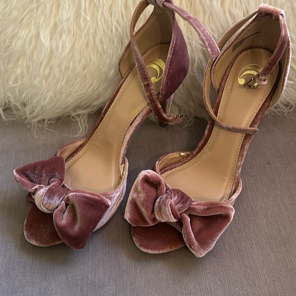 Pink velvet bow heels